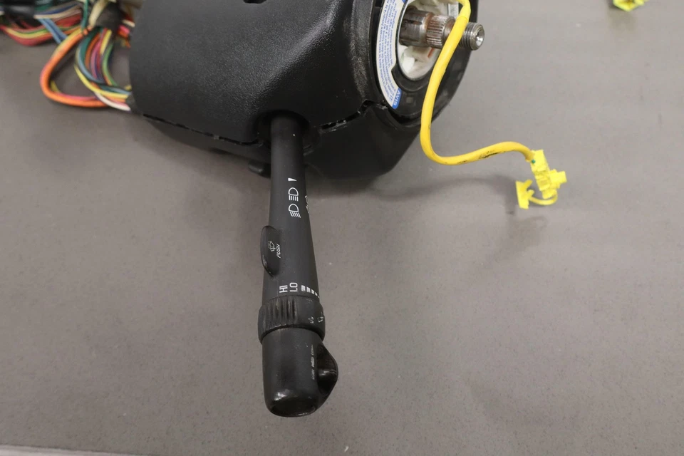 01-02 GMC Sierra 2500HD Columna de dirección inclinable OEM con llave/interruptores GMT800 Foto 4 de 4