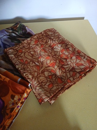 JOBLOT OF 6 VINTAGE SCARFS - Picture 4 of 7
