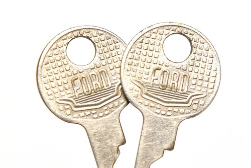 2 VINTAGE FORD HURD KEY - Picture 3 of 4