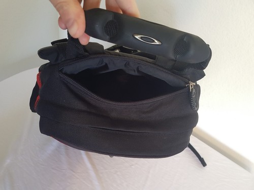 Rare Oakley Vintage Y2K Backpack Spikes 00s Red Bag - Picture 6 of 11