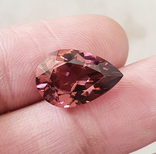 Granato rodolite coltivato in laboratorio 10,15 carati impeccabile taglio di pera 10,15 carati qualità AAA pietra preziosa sciolta - Foto 3 di 8
