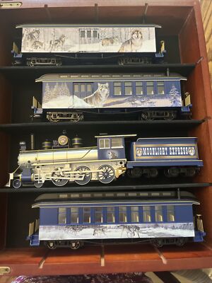 Moonlight Express Hawthorne Village Bachmann With Display