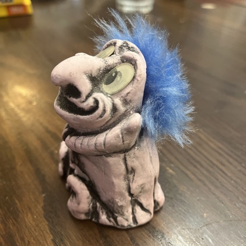Vintage 1973 Benje Cross Eyed Troll Figurine Blue Hair 3.5 Inches Tall - Picture 4 of 9
