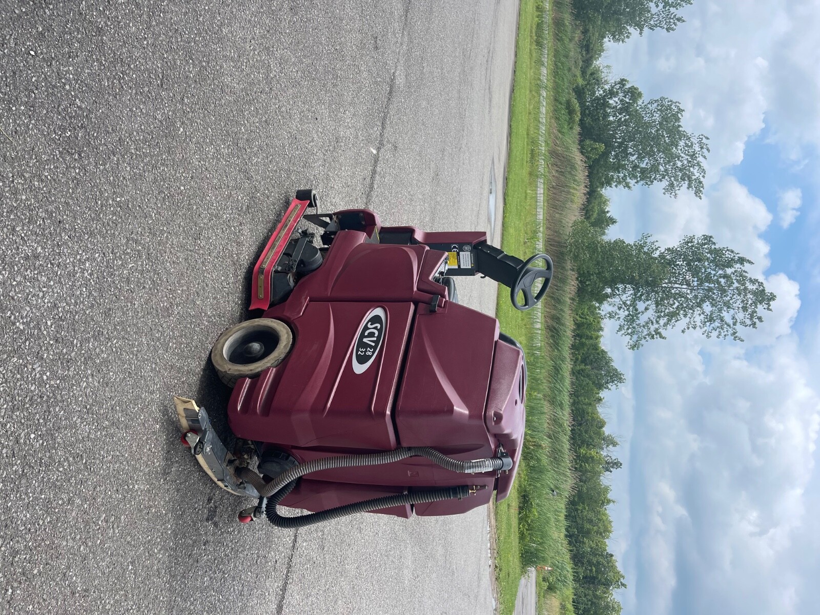 Minuteman SCV 28 32 ride on floor scrubber eBay