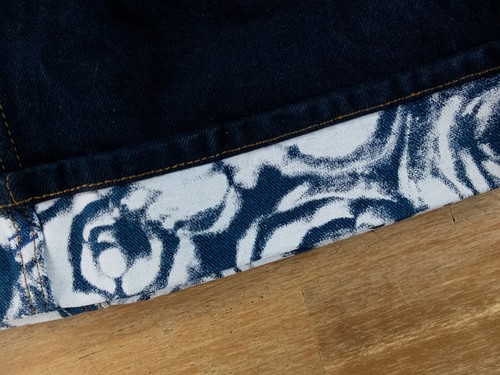BURBERRY heavyweight navy blue Japanese denim mini skirt with rose print hem NWT - Picture 7 of 13