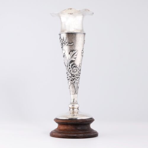 CHINESE AESTHETIC STERLING SILVER FLOWER VASE ON WOODEN PEDESTAL NO MONOGRAM - Picture 2 of 6