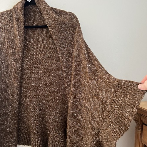 CAbi Cape Wrap maglione scialle marrone maglia aperta orlo con volant taglia unica - Foto 5 di 6
