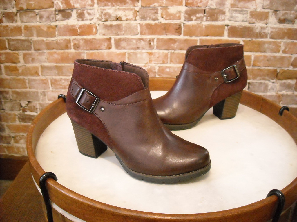 Clarks Burgundy Leder & Suede Pause Cheer Ankle Boot NEU Clarks Burgundy Leder & Suede Pause Cheer Ankle Boot NEU