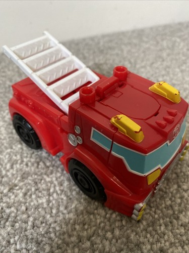 Transformers Rescue Bots Heatwave the Fire-Bot - Picture 2 of 5