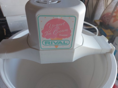 Rival 4Qt Ice Cream And Yogurt Freezer Vintage Ice Cream Maker - Picture 2 of 6