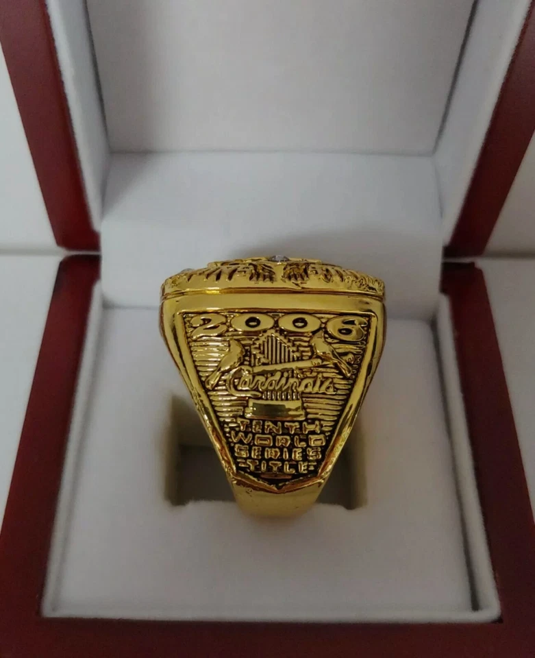 Anillo Albert Pujols - Serie Mundial Cardenales de San Luis 2006 con caja de exhibición de madera Foto 3 de 4