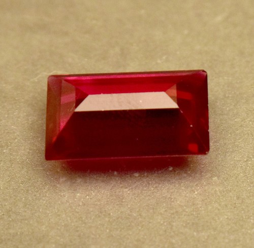 5.40 ct MOZAMBIQE Certified Red Ruby Glass Filled BAGUETTE Cut Loose Gemstone - Picture 5 of 5