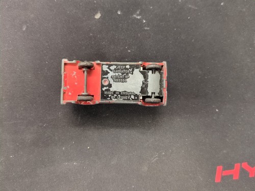 Lesney Matchbox No. 71 Jeep Gladiator Red W/Opening Doors White Interior #71 - Imagen 6 de 6