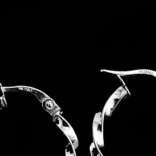 14K Solid White Gold Hollow Hoop Earrings Twisted Ribbon Circle Hoops 3/4” Round - Picture 3 of 4