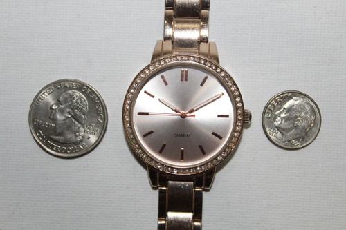Aeropostale Rose Gold Ladies Watch Clear Rhinestones Bracelet NWOT - Picture 2 of 5