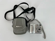 Nikon Coolpix E3200 3.2MP Compact Digital Camera with Camera Bag- WORKS