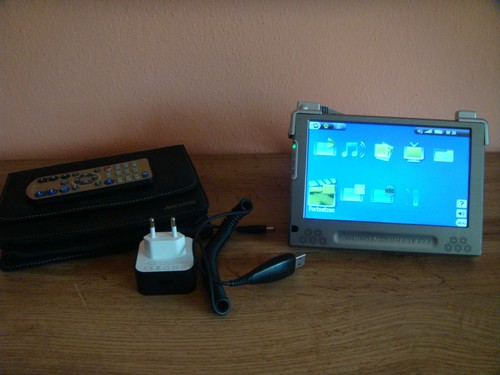 Archos 704  Internet Media Tablet mit 80 GB Festplatte Multimediaplayer mit FB - Bild 1 von 6