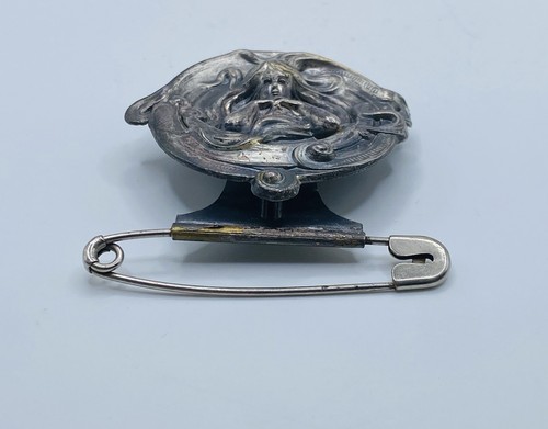 Antik Jugendstil Repousse Silberfarbene Metallbrosche Anstecknadel Dame mit fließendem Haar B8 - Bild 3 von 9