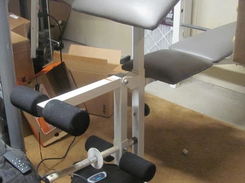 WEIDER 225 ADJUSTABLE WEIGHT FITINESS BENCH LEG PRESS OVER 300 LB OF WEIGHTS