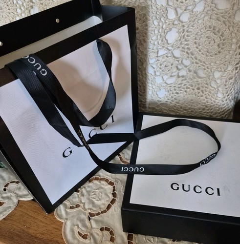 GUCCI Einkaufstasche, Leerkarton und Band. Weiß/Schwarz - 2 Artikel *leichte Verschmierung  - Bild 6 von 10