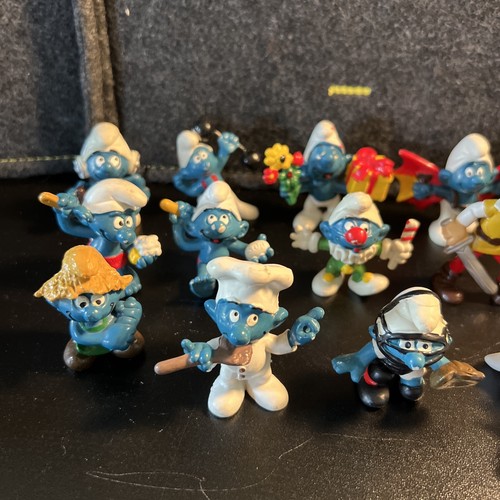 Vintage Smurf and Smurfette Figures Lot of 28 Peyo Schleich 1970-1980 Figurines - Picture 2 of 9
