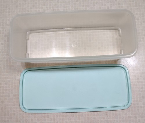 VTG Clear Tupperware Celery Veggie Bread Keeper Canister Box Jade Mint Green Lid - Picture 3 of 5