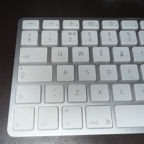 Clavier Apple filaire 79 - USB compact - Blanc UK modèle anglais A1242 - Photo 6/24