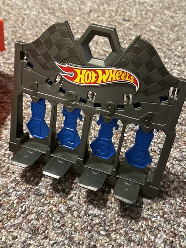 HUGE Hot Wheels 2018 Track Builder 3 System Race Crate FTH77 No Cars Or Manual - Photo 6 sur 8