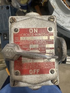 Crouse - Hinds EFS 2129 Snap Switch EFS2129
