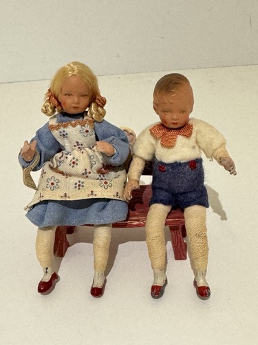 2 Vintage Miniatur blonde geflochtene Puppen Puppenhaus biegsam Shackman Germany