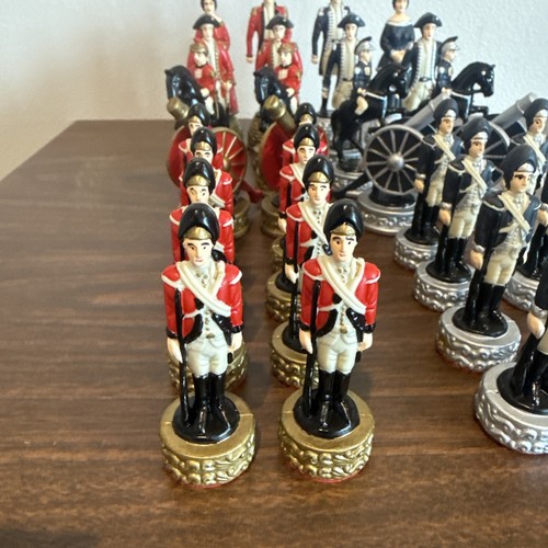 Revolutionary War Bunker Hill CHESS SET 32 Pieces Vintage 1980 Red & Blue UNIQUE - Picture 2 of 8