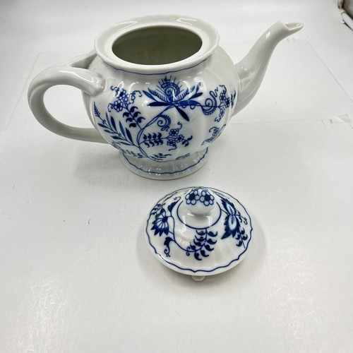 Blue Danube China Small 8" Tall Teapot w/ Lid, w/ Ribbon / Banner Logo - Picture 3 of 6