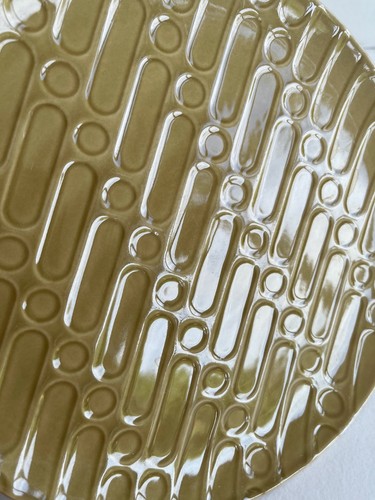 2 HABITAT CITRINE SALAD LARGE SIDE PLATES - GREAT CONDITION - Picture 5 of 7