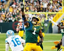Micah Parsons First Sack with the Green Bay Packers 8x10 NFL Football Photo