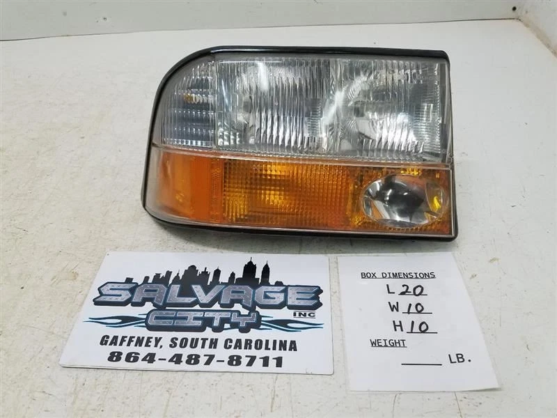 Passenger Headlight GMC Canada Only Fits 98-05 GMC S15 Jimmy OEM - Image 2 of 4