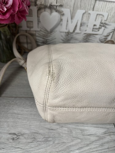 Genuine Michael Kors Pebble Leather Shoulder Bag Cream - Picture 8 of 14