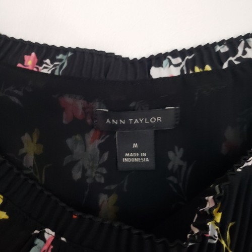 Ann Taylor Womens Black Floral Accordion Pleated Flowy Sleeve Blouse Size M - Picture 6 of 10