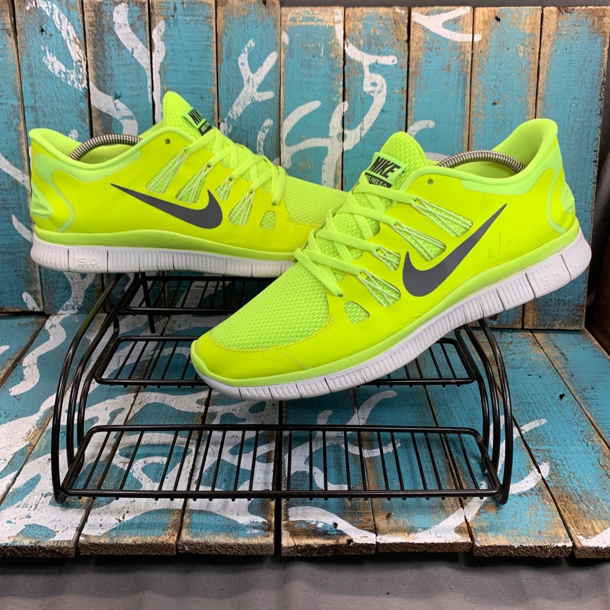 Nike free run volt outlet