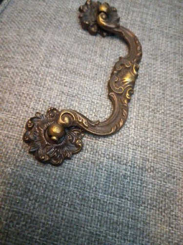 Gorgeous Bail Drop Drawer Pull Handle, Amazing Detailed 4" C2C,Overall 5-1/4. - Picture 2 of 6