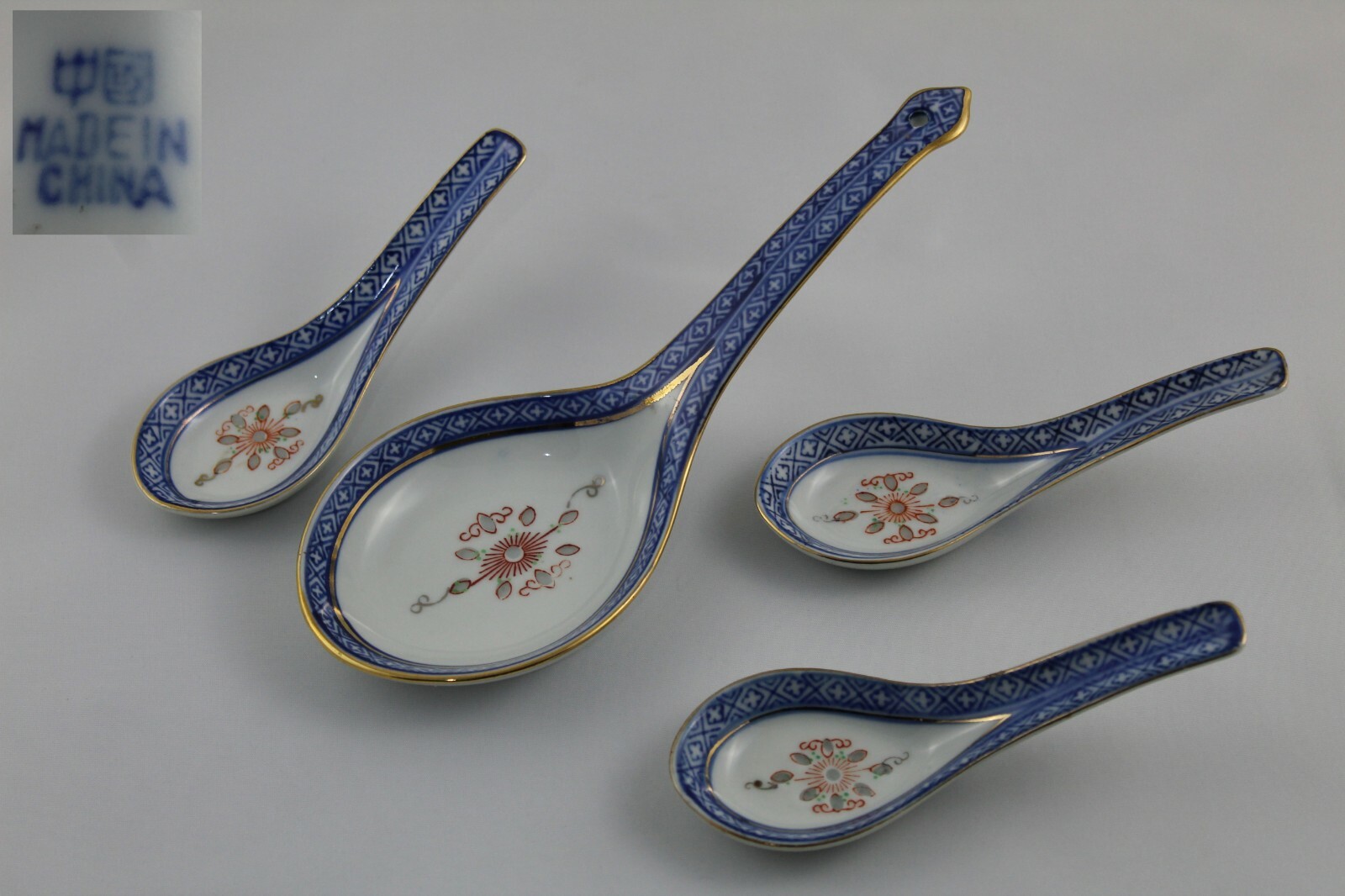 Set Cucharon y 3 Cucharas de Sopa Asiatica ZHONGGUO Jingdezhen, China - Años 80