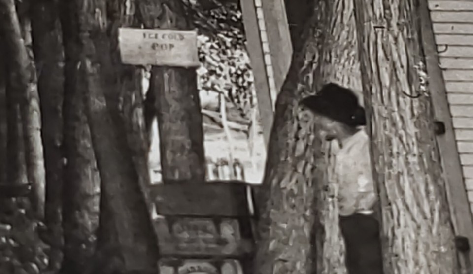 RPPC CARROLL BOTTLING WORKS IOWA CRATE, c1915 Real Photo COTTAGE GROVE