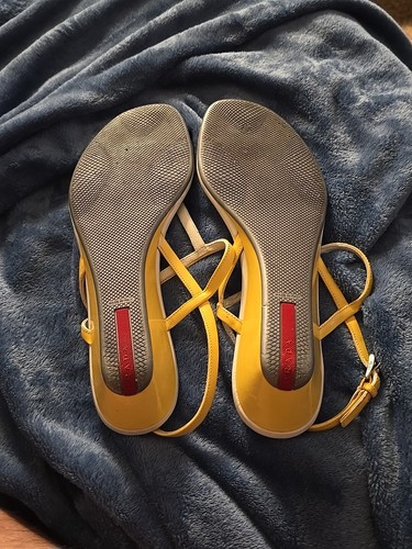 Prada Banana Yellow Thong Sandals Logo Worn Once 39 1/2 EU 9 US VTG Designer - Imagen 3 de 8