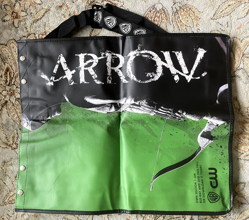 Lot of 3 Comic Con Tote Bags 2007 Smallville 2013 Arrow & 2016 Marvell NEW - Picture 4 of 6
