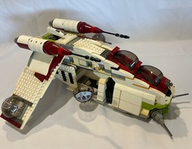 LEGO Star Wars: Republic Gunship (7163) - 4/5 Minifigs/Manual / Sun Damage