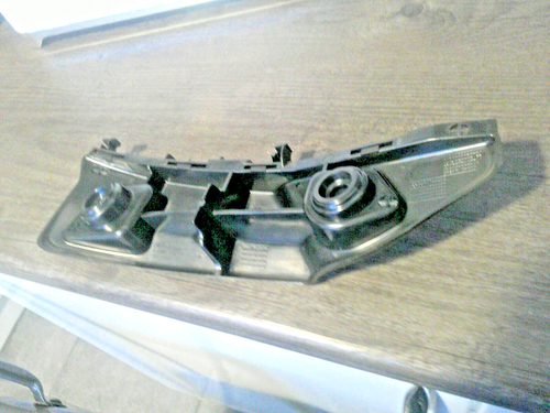 12-18 MERCEDES BENZ W176 GENUINE O/S RIGHT REAR BUMPER BRACKET NEW - Picture 2 of 2