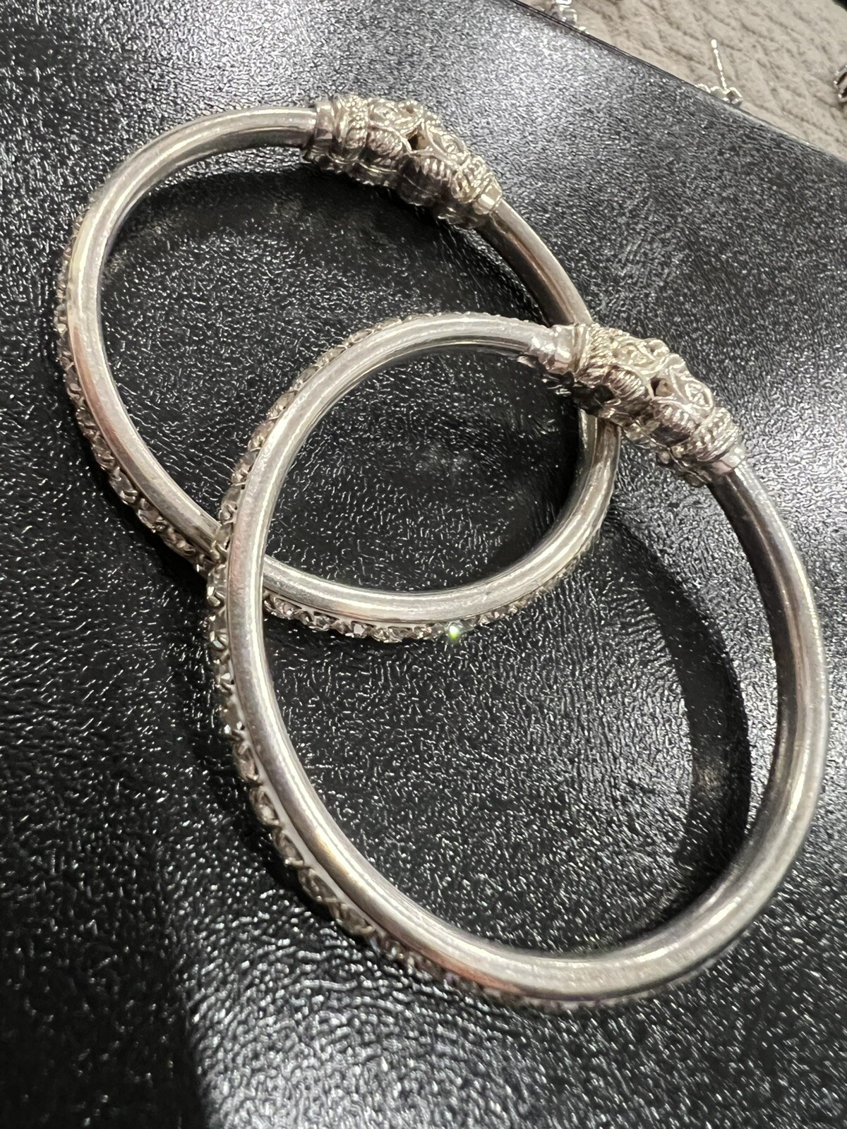 Picture 1 of 24
