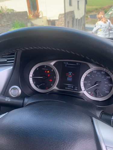 Nissan Navara NP300 Tekna 2017. Mot Dec 2025 92K miles, manual - Picture 3 of 24