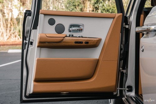 2019 Rolls-Royce Phantom $525,600 MSRP White Sands Paint w/ Starlight Prove - Picture 39 of 40
