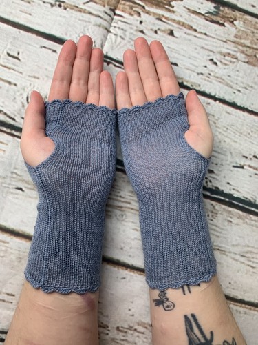 Pure cashmere fingerless gloves / arm warmers, col: Steel Blue - Picture 2 of 3