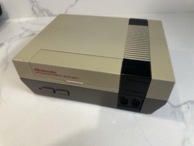 NES Nintendo Console, 2 Controllers, Zapper, 5 Game Bundle Lot New 72 Pin Tested